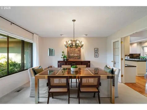 2820 SW Garden View Place Portland OR 97225