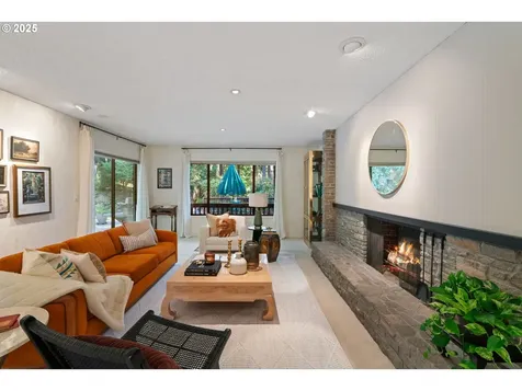 2820 SW Garden View Place Portland OR 97225