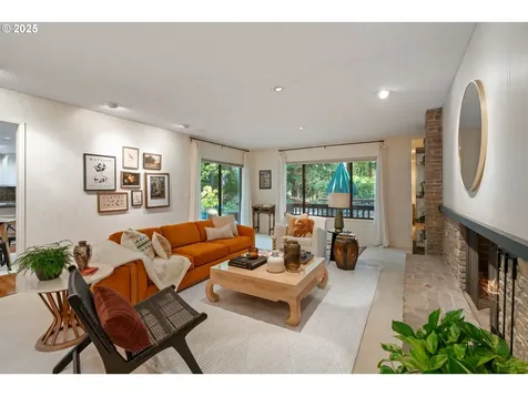 2820 SW Garden View Place Portland OR 97225