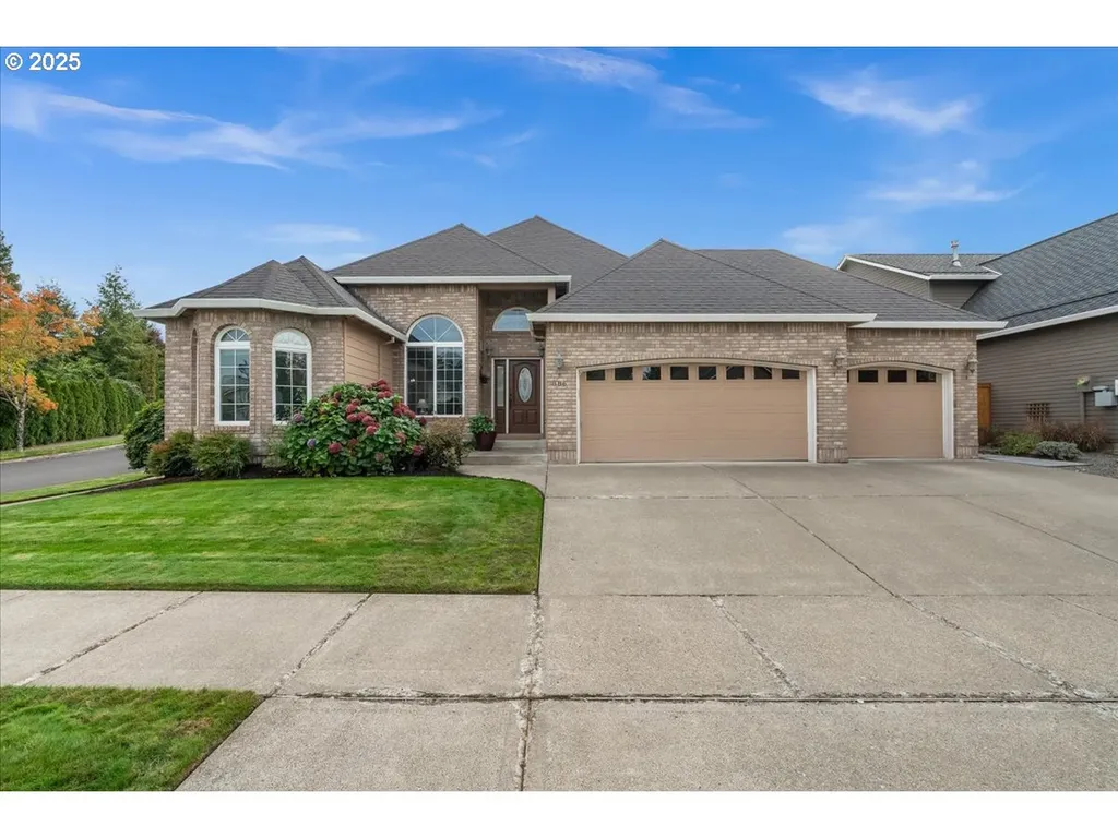 886 NE Creeksedge Drive Hillsboro OR 97124