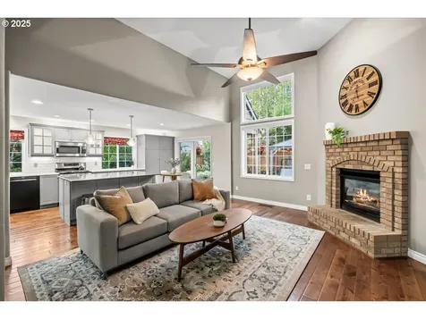 886 NE Creeksedge Drive Hillsboro OR 97124