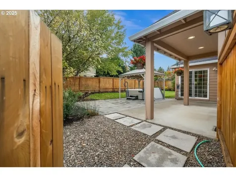 886 NE Creeksedge Drive Hillsboro OR 97124