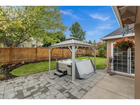 886 NE Creeksedge Drive Hillsboro OR 97124