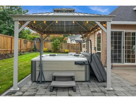 886 NE Creeksedge Drive Hillsboro OR 97124