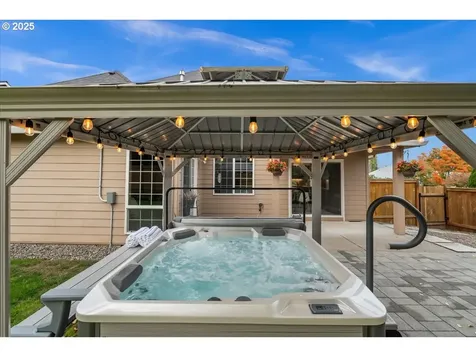 886 NE Creeksedge Drive Hillsboro OR 97124