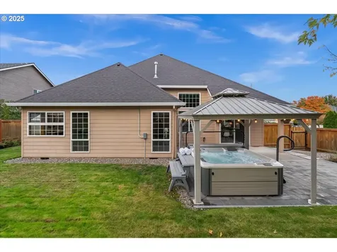 886 NE Creeksedge Drive Hillsboro OR 97124