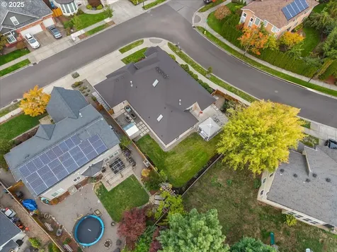 886 NE Creeksedge Drive Hillsboro OR 97124
