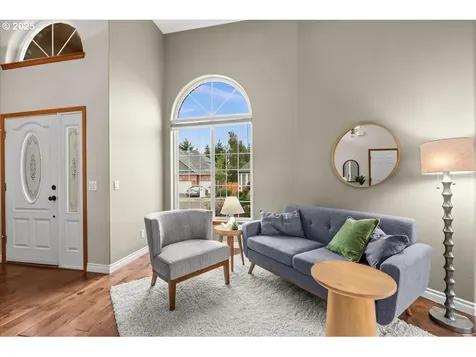 886 NE Creeksedge Drive Hillsboro OR 97124