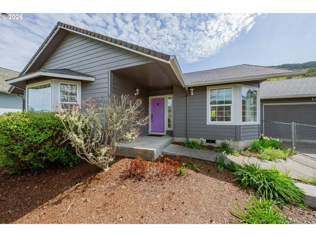 1074 Arburnia Street Myrtle Creek OR 97457