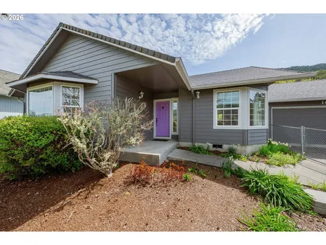 1074 Arburnia Street Myrtle Creek OR 97457