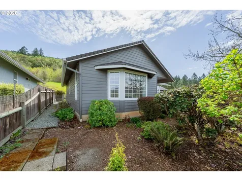 1074 Arburnia Street Myrtle Creek OR 97457