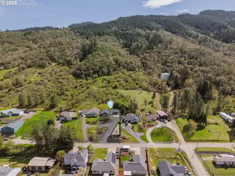 1074 Arburnia Street Myrtle Creek OR 97457