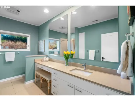 72 Nansen Summit Lake Oswego OR 97035
