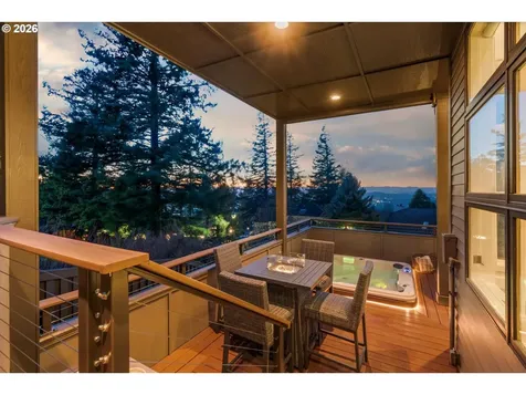 72 Nansen Summit Lake Oswego OR 97035