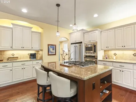 11590 SE Aerie Crescent Road Happy Valley OR 97086