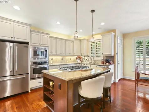 11590 SE Aerie Crescent Road Happy Valley OR 97086