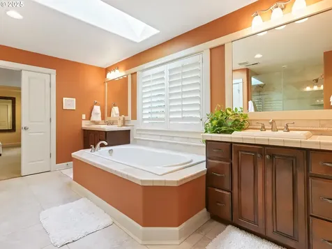 11590 SE Aerie Crescent Road Happy Valley OR 97086