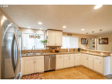 1610 Downing Drive Lebanon OR 97355