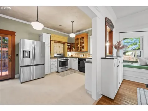 2214 SE 34th Avenue Portland OR 97214