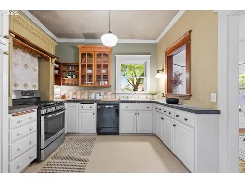 2214 SE 34th Avenue Portland OR 97214