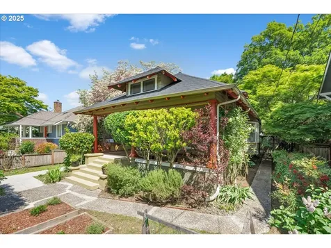 2214 SE 34th Avenue Portland OR 97214