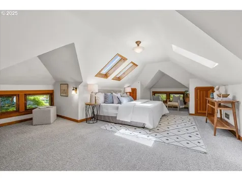 2214 SE 34th Avenue Portland OR 97214