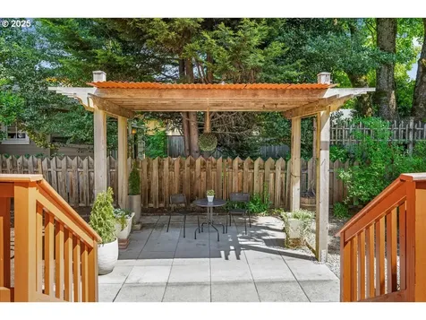 2214 SE 34th Avenue Portland OR 97214