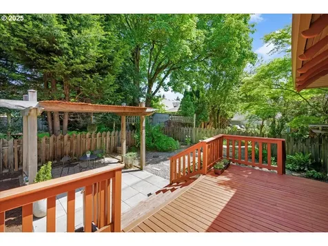 2214 SE 34th Avenue Portland OR 97214
