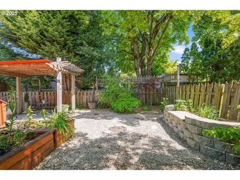2214 SE 34th Avenue Portland OR 97214