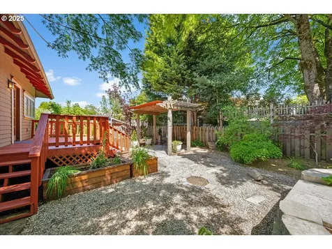 2214 SE 34th Avenue Portland OR 97214