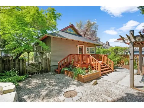 2214 SE 34th Avenue Portland OR 97214