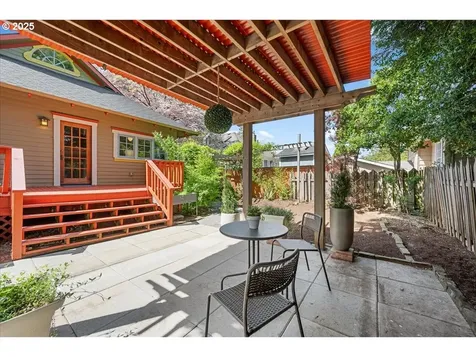 2214 SE 34th Avenue Portland OR 97214