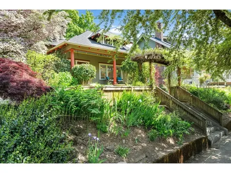2214 SE 34th Avenue Portland OR 97214