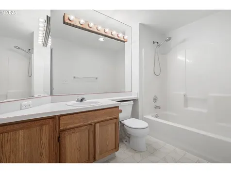 1714 SE 162nd Avenue Vancouver WA 98683