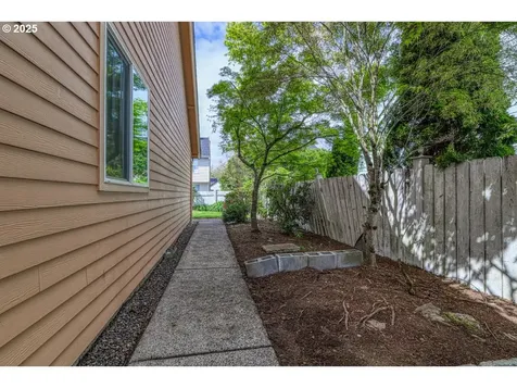 1714 SE 162nd Avenue Vancouver WA 98683