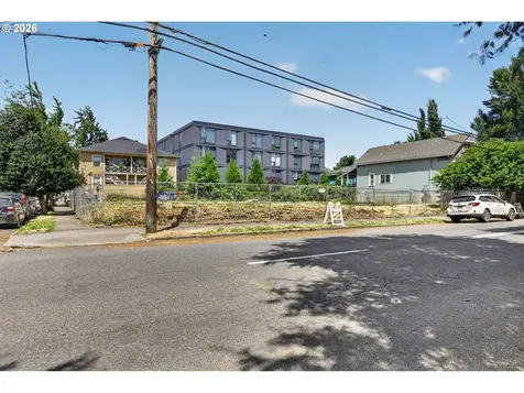 1121 SE Lincoln Street Portland OR 97214