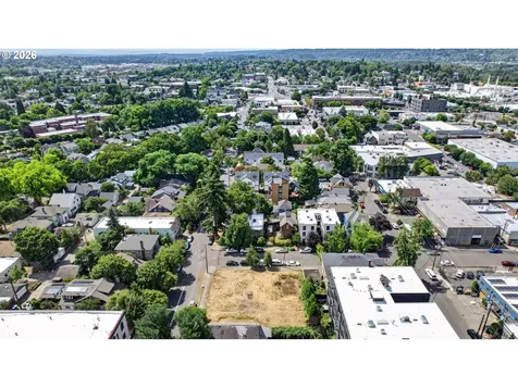 1121 SE Lincoln Street Portland OR 97214