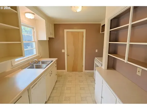 1620 N 16th Street Coos Bay OR 97420