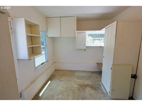 1620 N 16th Street Coos Bay OR 97420