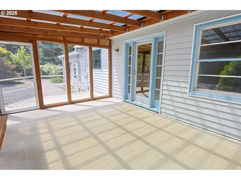 1620 N 16th Street Coos Bay OR 97420