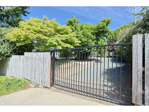 1620 N 16th Street Coos Bay OR 97420