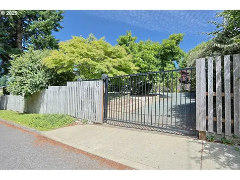 1620 N 16th Street Coos Bay OR 97420