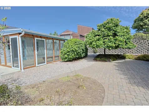 1620 N 16th Street Coos Bay OR 97420