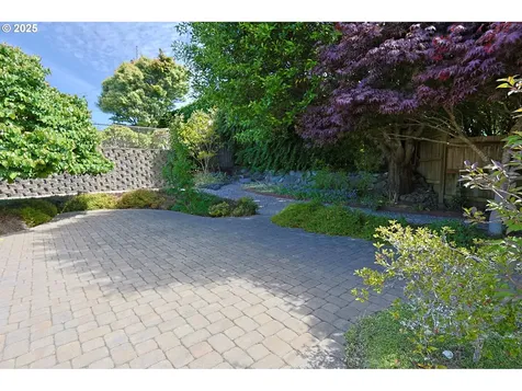 1620 N 16th Street Coos Bay OR 97420