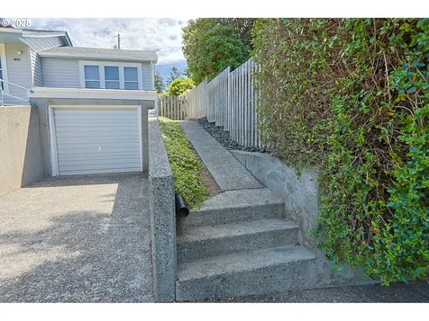 1620 N 16th Street Coos Bay OR 97420