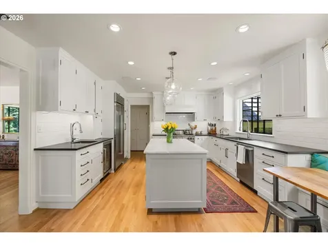 5050 SW Hilltop Lane Portland OR 97221