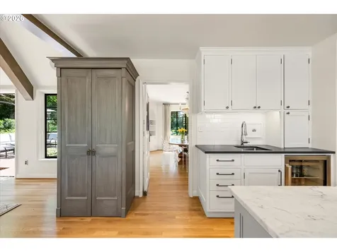 5050 SW Hilltop Lane Portland OR 97221