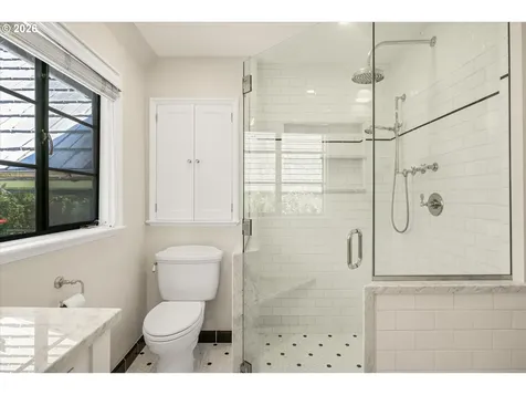 5050 SW Hilltop Lane Portland OR 97221