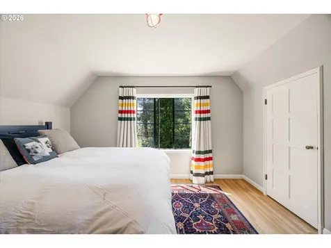 5050 SW Hilltop Lane Portland OR 97221