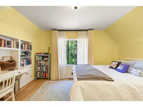 5050 SW Hilltop Lane Portland OR 97221